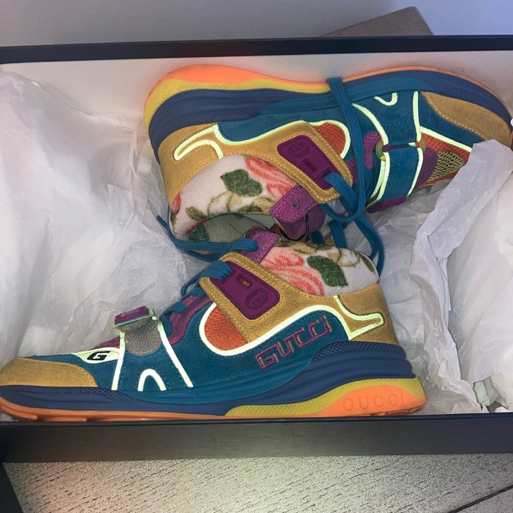 GUCCI ULTRA-SPACE MID TOP SNEAKER